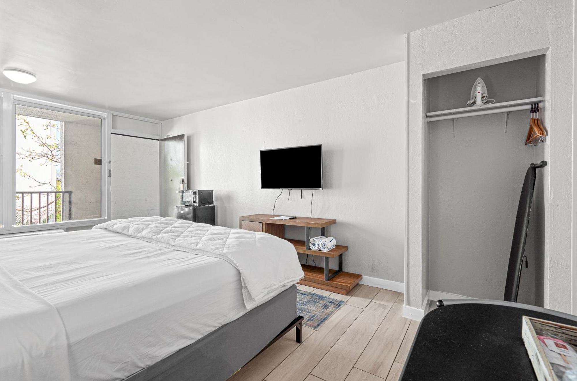 โฮเทล แอร์พอร์ต ครูซ พอร์ต เซาท์ Hotel ฮอลลีวูด ภายนอก รูปภาพ